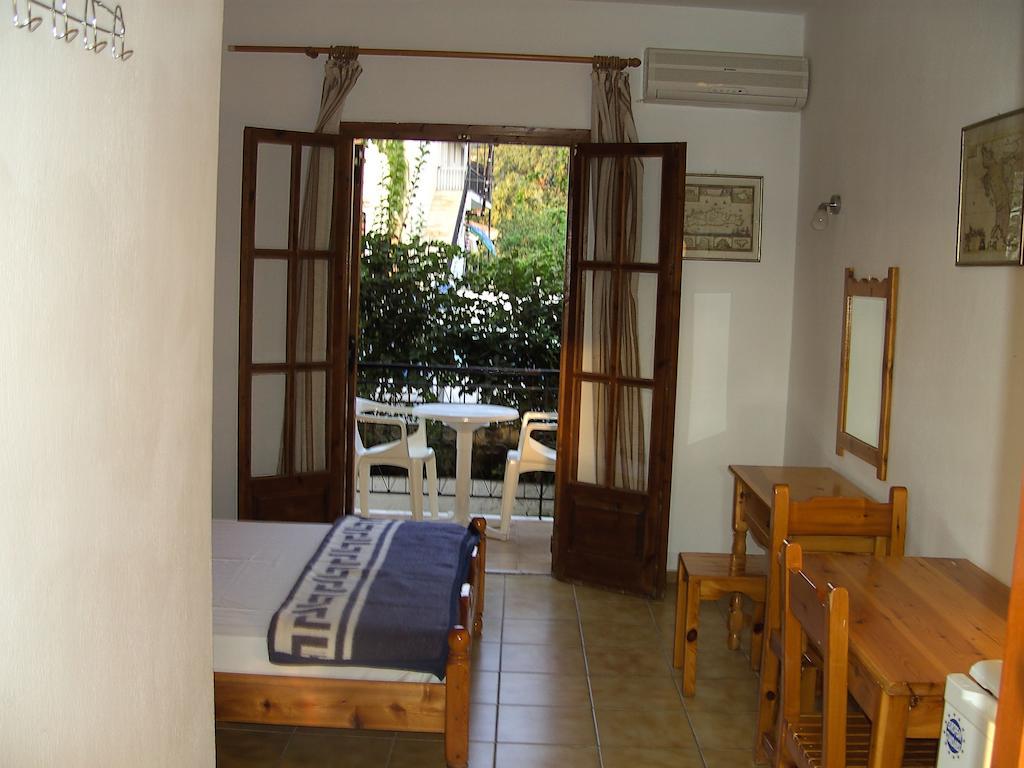 Marilena Apartments & Studios إيبسوس الغرفة الصورة